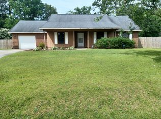 513 Woodberry Cir, Raeford, NC 28376