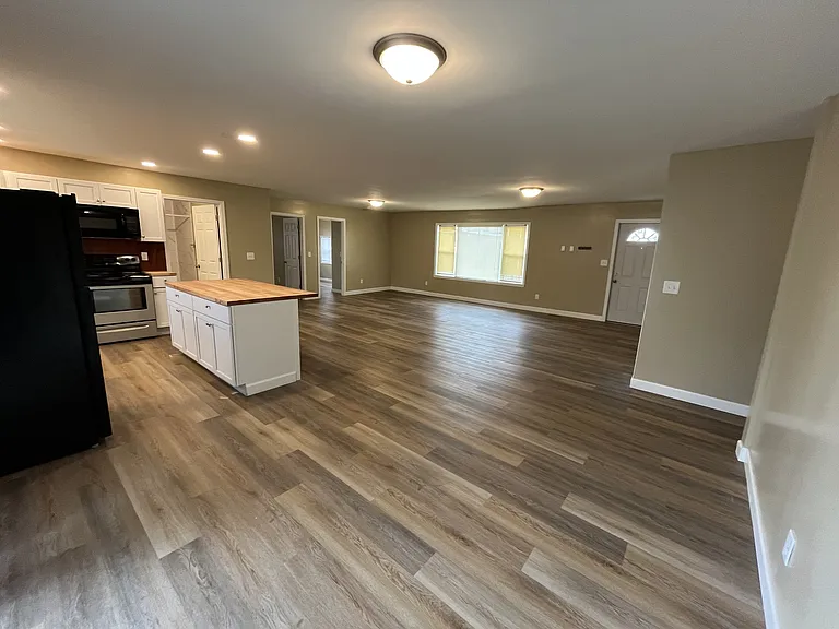 425 Paul Ave — Photo 3