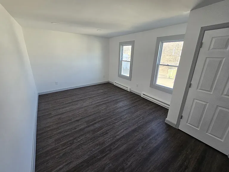 33 E Main St #D — Photo 15