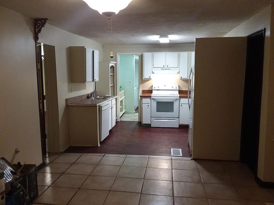 1st image of 593 John St #House