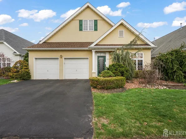 33 Coneflower Ln, West Windsor, NJ 08550