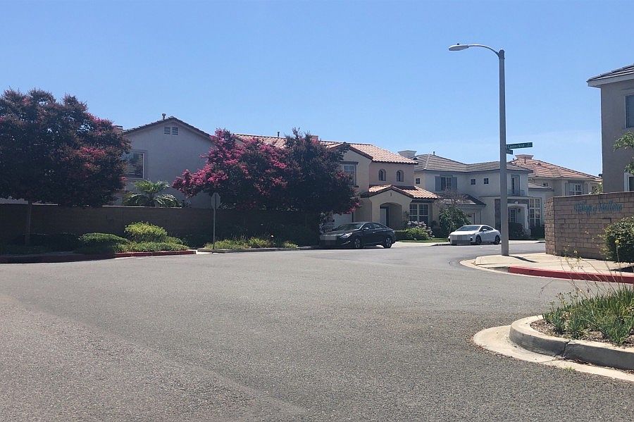 2nd image of 401 Sara Jane Ln