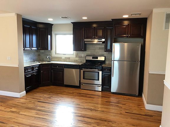 5th image of 74 Pleasant Plains Ave #1