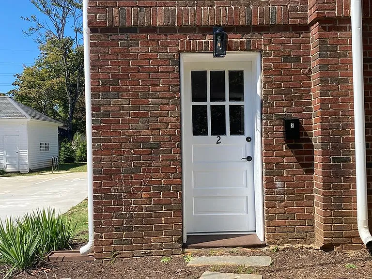 2237 Rivermont Ave — Photo 9