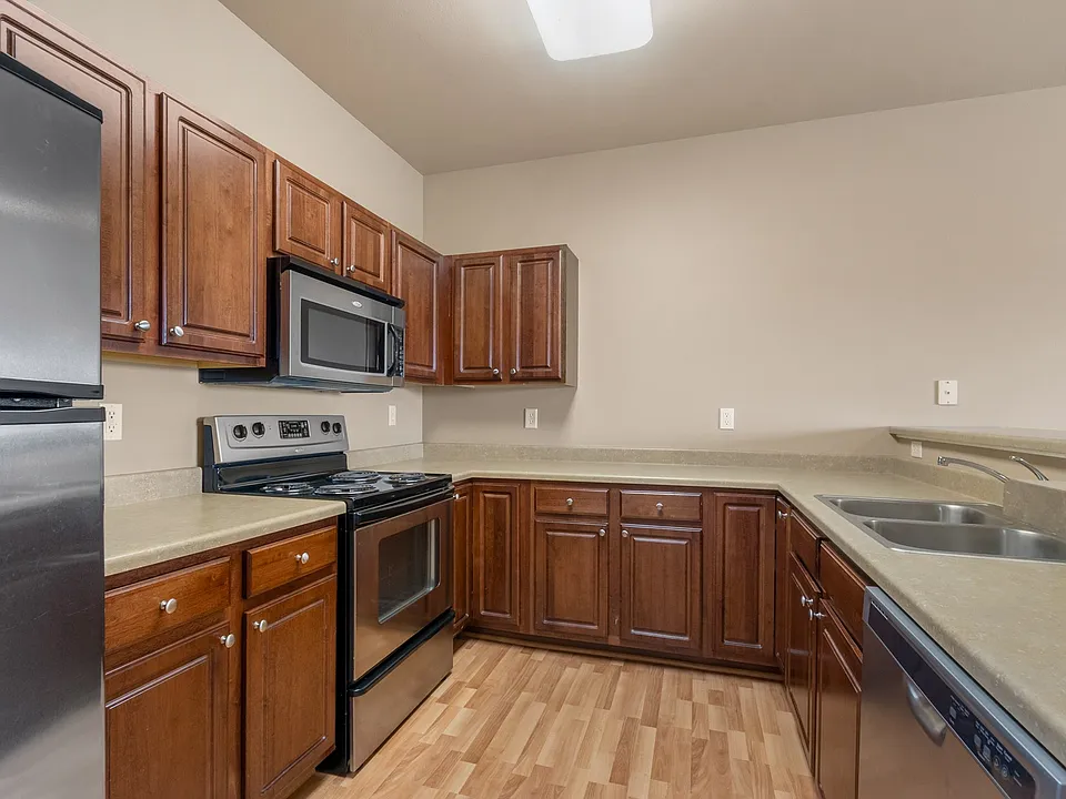 Prairiewood Apartments and Townhomes