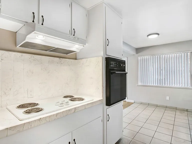 7469 Magnolia Ave. — Photo 18