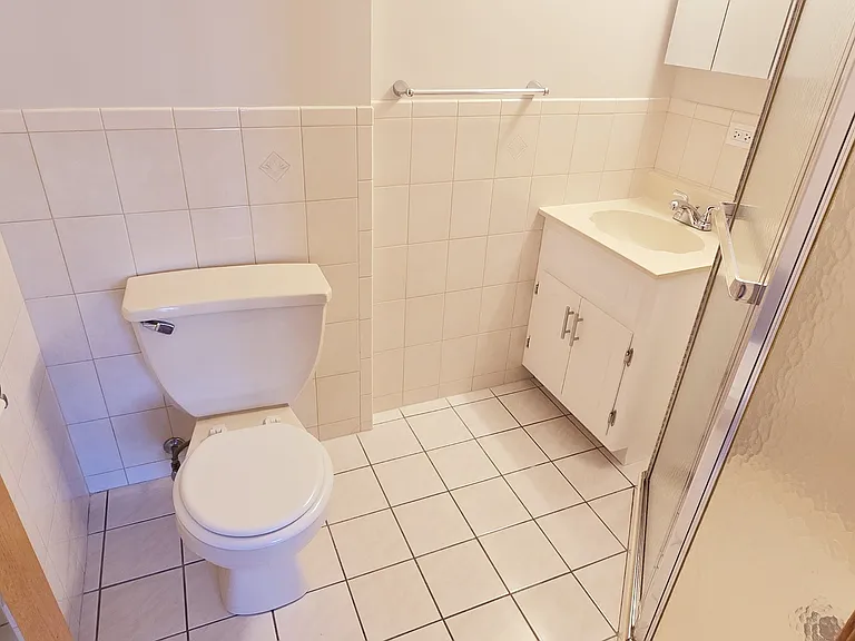 9517 Minnick - #2E — Photo 16
