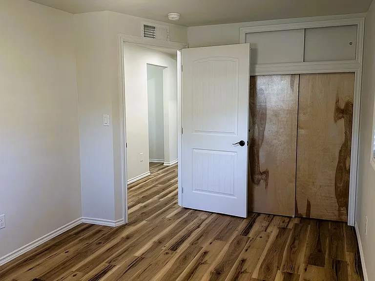 818 NE Johnson St — Photo 5