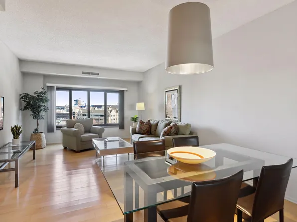 1235 Yale Pl APT 806, Minneapolis, MN 55403
