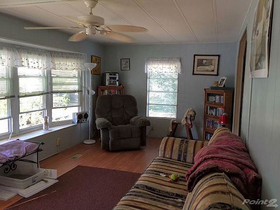 FRONT SUNROOM