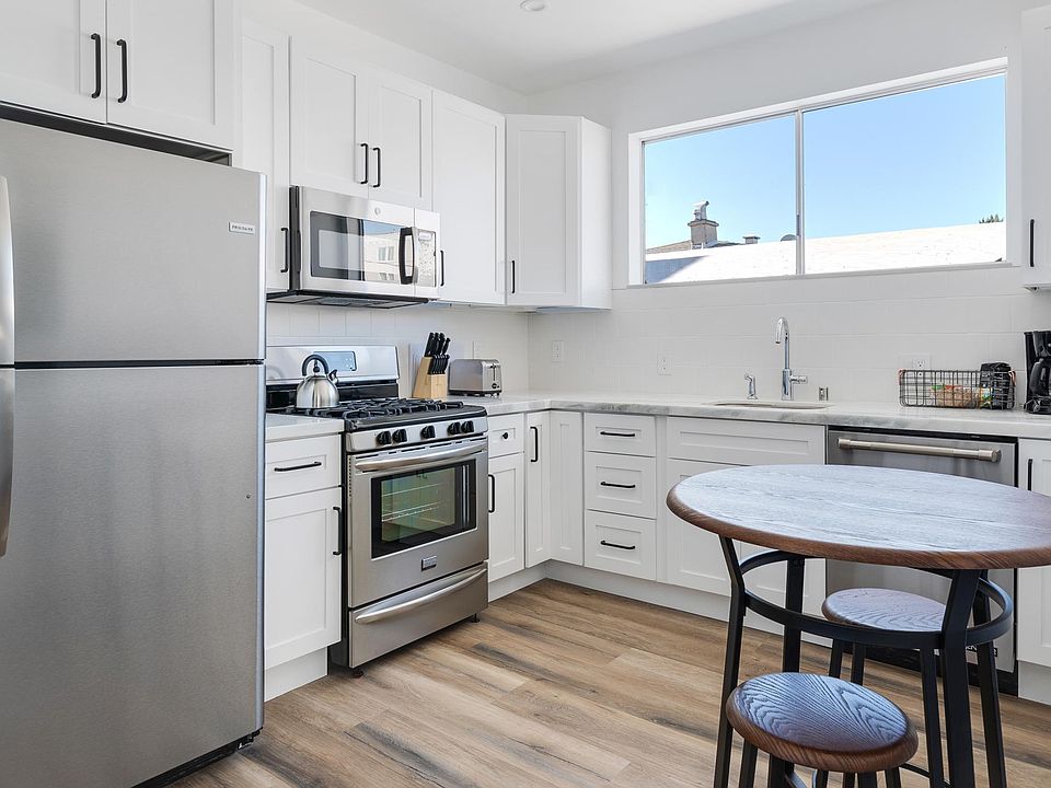 1st image of 459 Wayne Ave #459