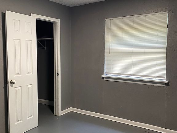 2nd image of 209 Victor St #3