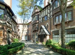 551 Hill Ter APT 206, Winnetka, IL 60093