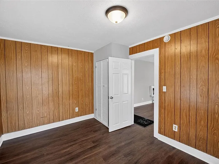 225 Sunset Ave — Photo 3