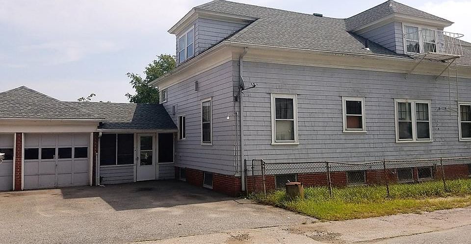 2nd image of 15 Chestnut Hill Ave