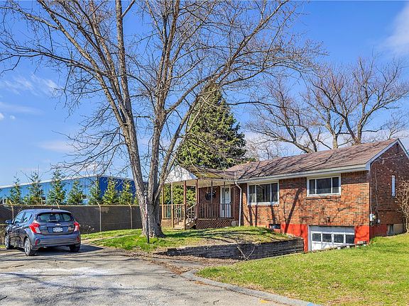 2nd image of 4060 Hart Ct