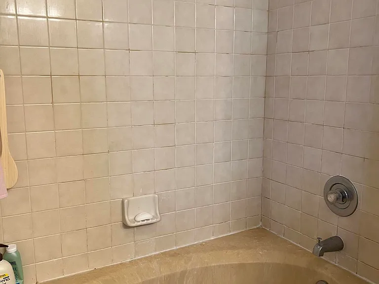 3648 Victoria Dr — Photo 5