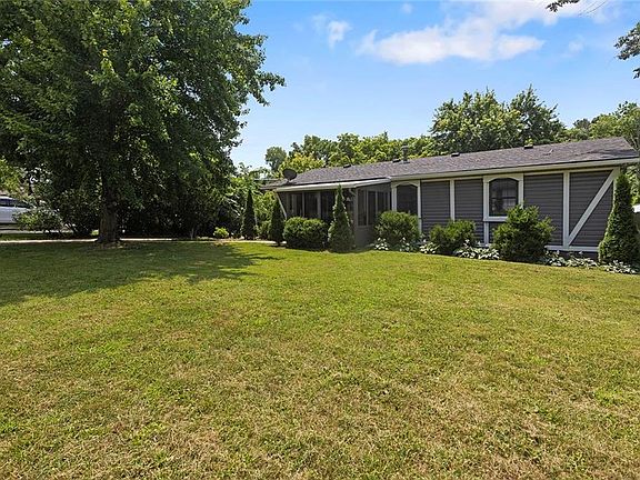 3rd image of 913 Roncelli Rd
