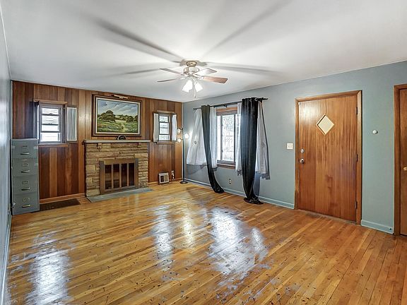 5th image of 2803 Thorndale Ave