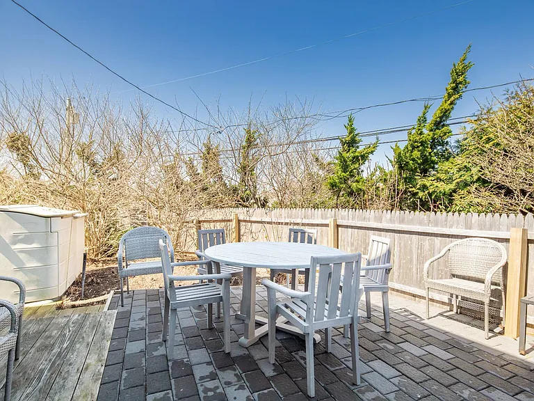 64 Shore Rd — Photo 34