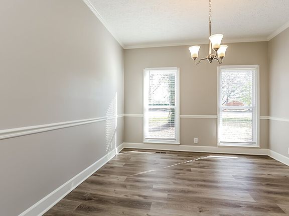 5th image of 1432 W Northfield Blvd
