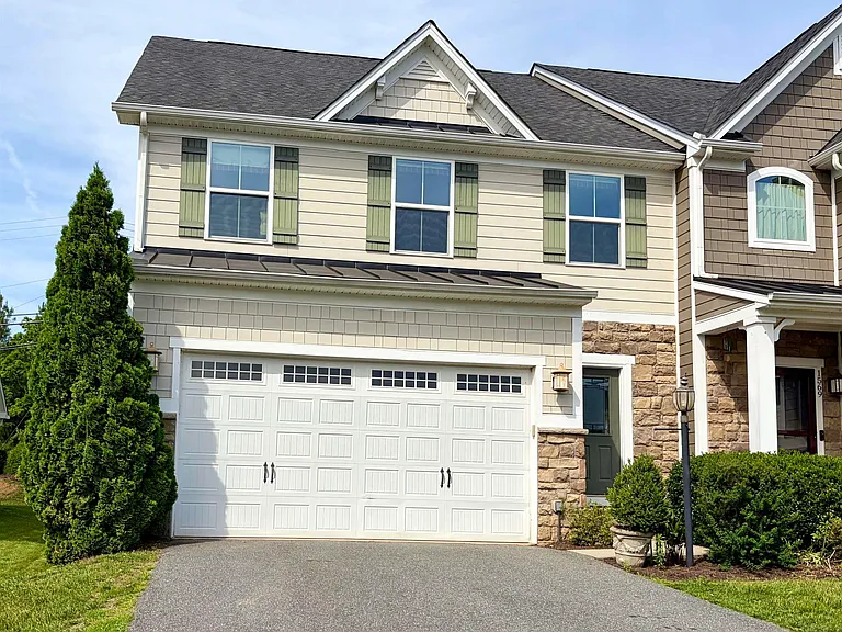 1567 Sawgrass Ct — Photo 3