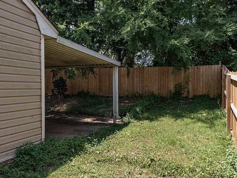 661 Walker Rd — Photo 2