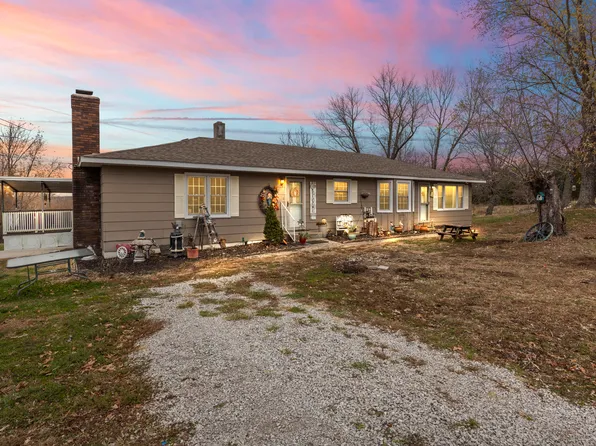 401 SE Highway W, Stockton, MO 65785