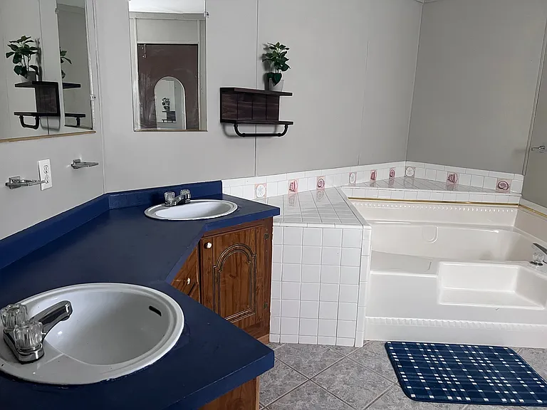 268 S Seymour Dr NW — Photo 5