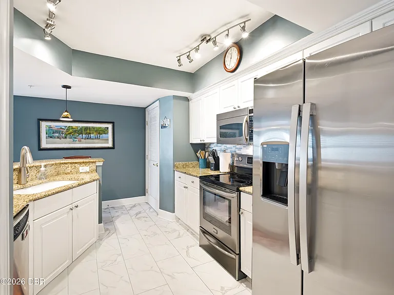 2055 S Atlantic Ave #703 — Photo 9