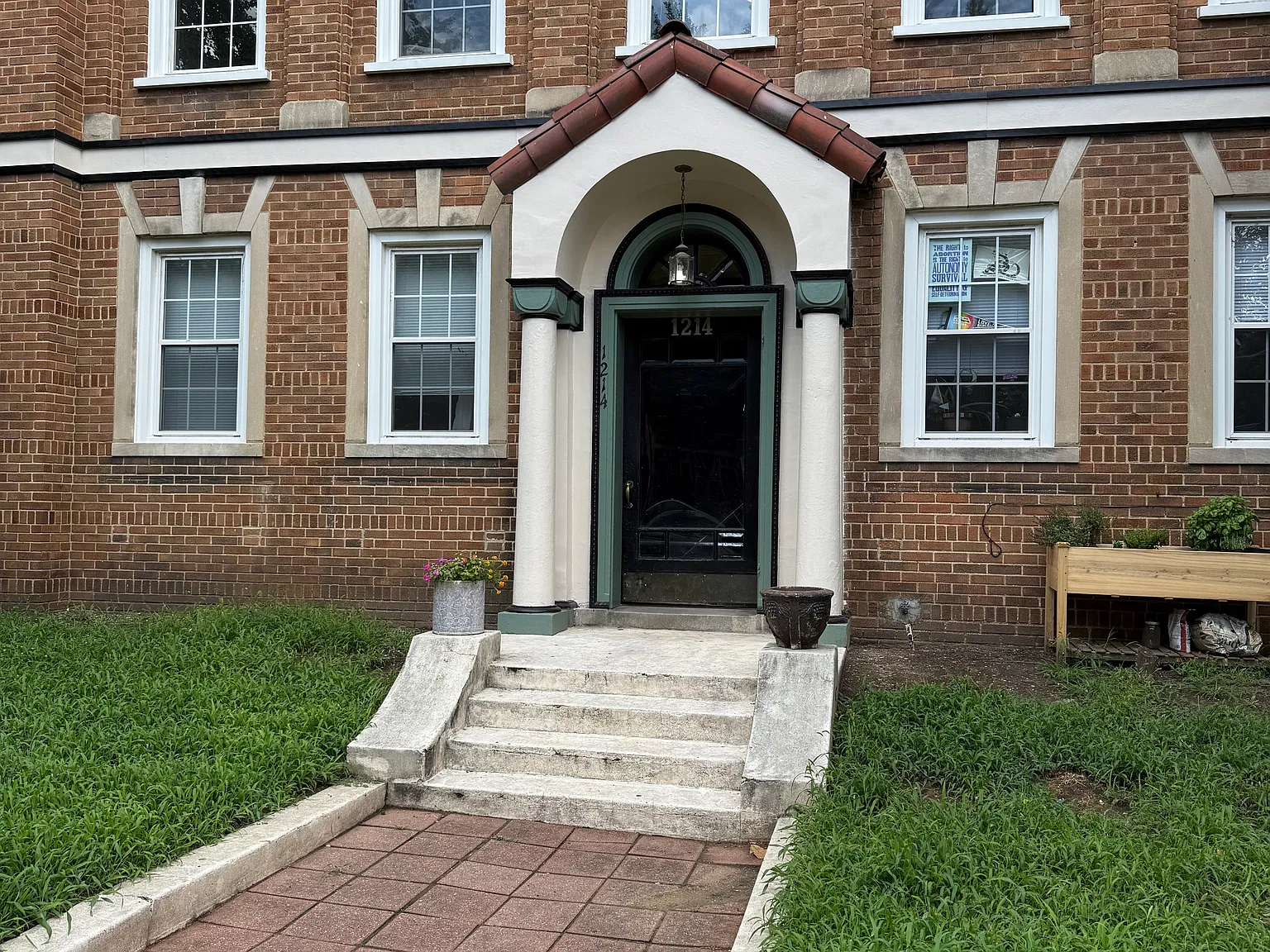 1 bed, $895 — Photo 1