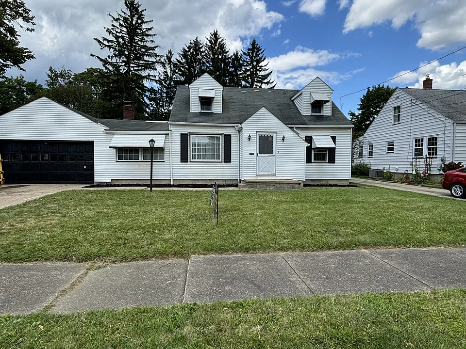 412 Joan Ave