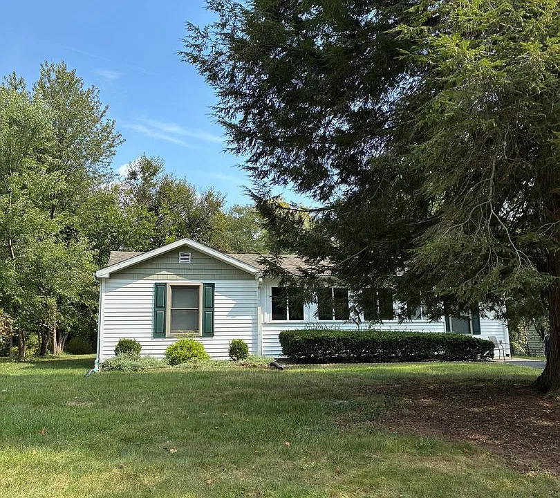 300 N Hillsdale Dr