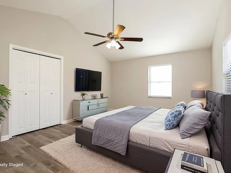 812 Dresden Ct — Photo 11