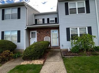 108 Brookview Cir #195, Monroe Township, NJ 08831