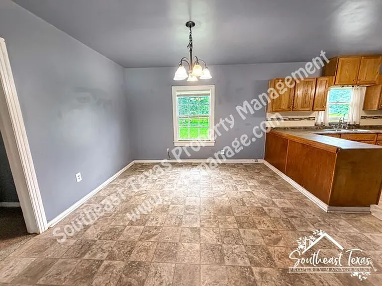 3255 Charles St — Photo 4