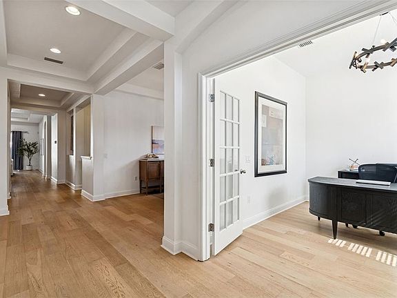 3rd image of 32613 SUMMERGLADE DRIVE