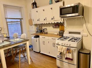 160 Endicott St #202FF, Boston, MA 02113