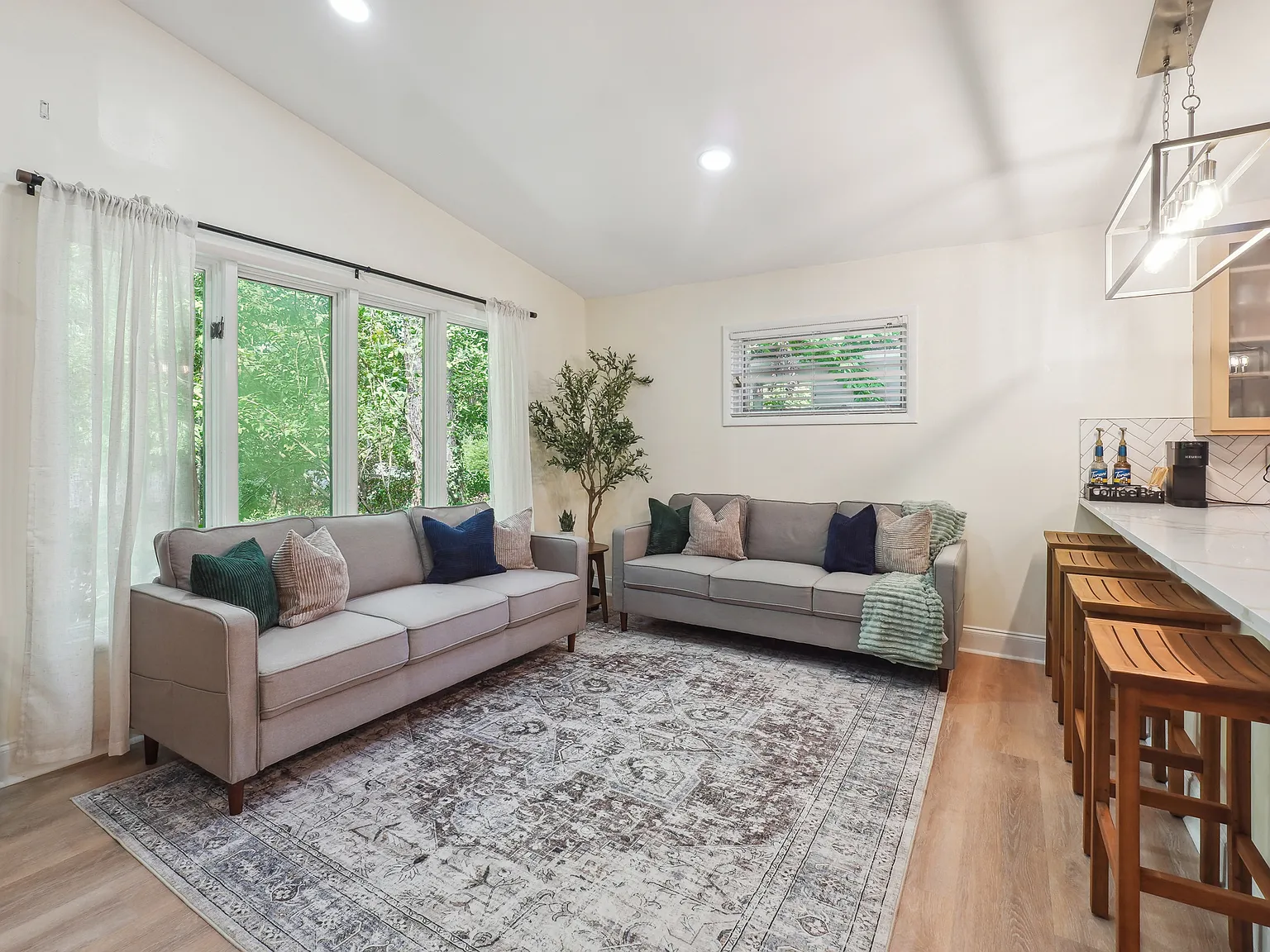 2099 Lenox Rd NE — Photo 3