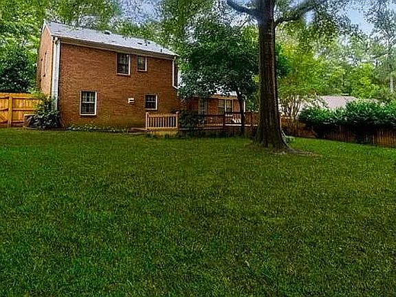 2nd image of 813 Black Oak Dr