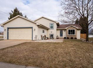 2790 Newport Ave, Oshkosh, WI 54904