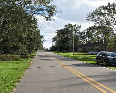 Exterior Neighborhood (street photo)