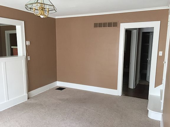 5th image of 2212 Park Dr