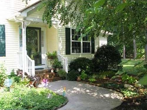 2nd image of 112 Thurston Cir