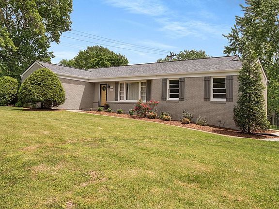 2nd image of 609 Oakley Dr