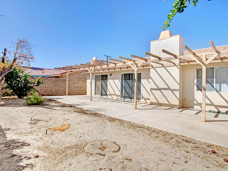 43580 Texas Ave — Photo 4