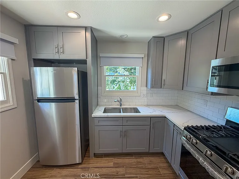 435 N Cypress St #D — Photo 8