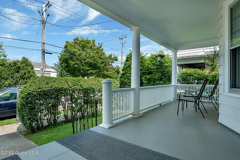 4th image of 602 Morris Street