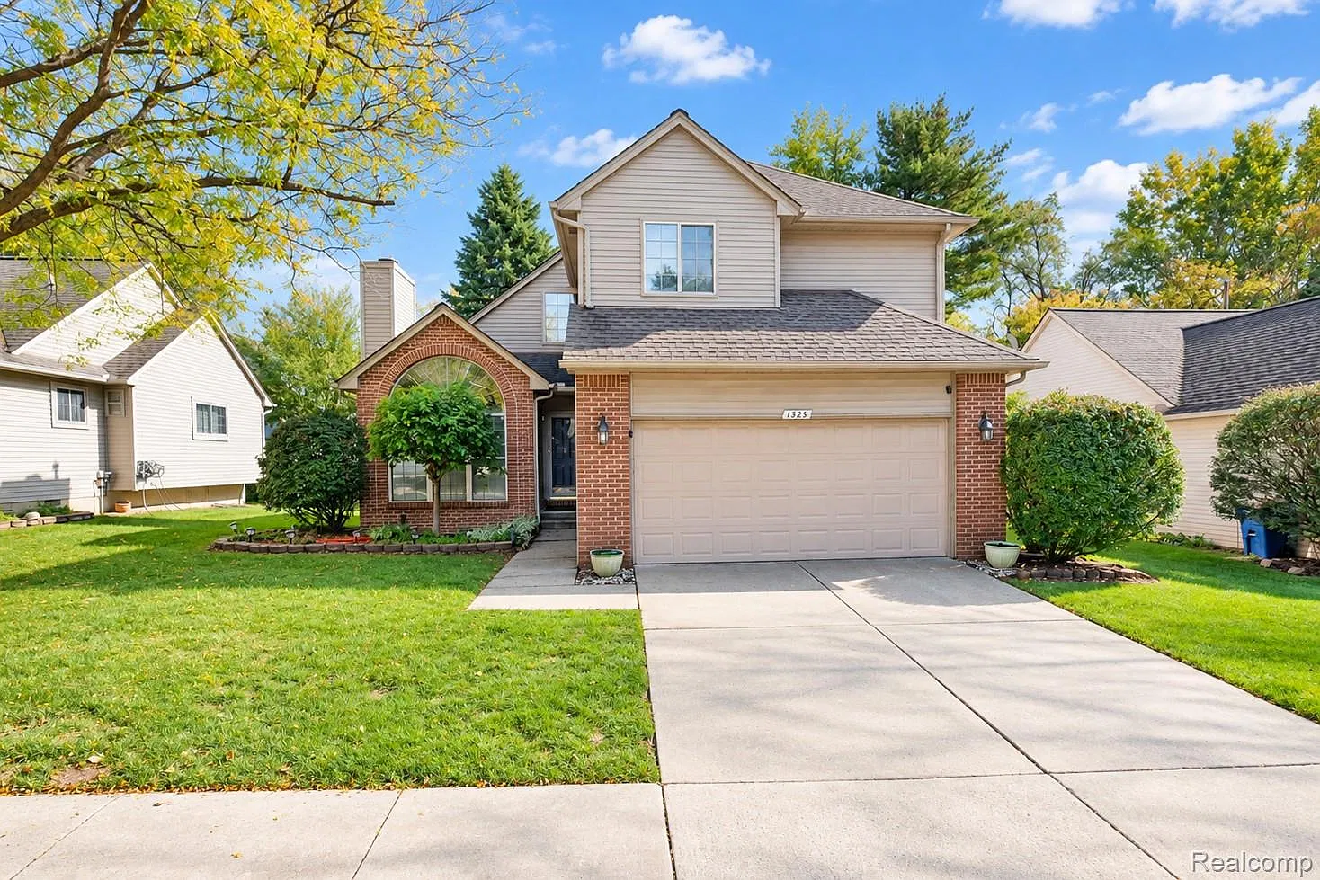 3 bed, 3.0 bath, 1515 sqft, $2,500 — Photo 3