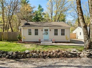 410 Field Hill Rd, Scituate, RI 02815